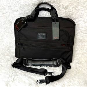 New! NWT TUMI Slim Deluxe Portfolio LAPTOP Briefcase 026101DH $245
